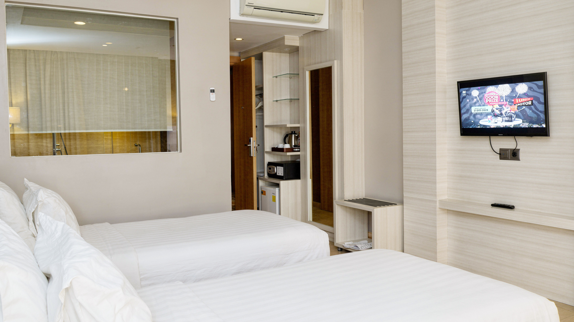 Deluxe Twin CIty View5