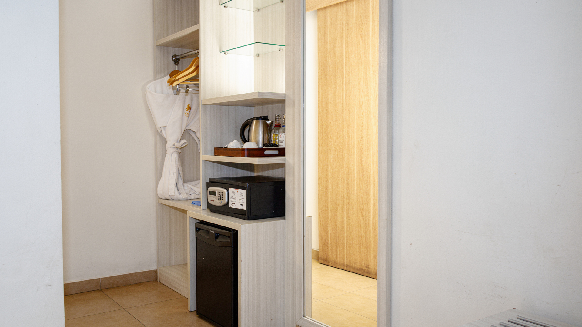 Junior Suite City View5